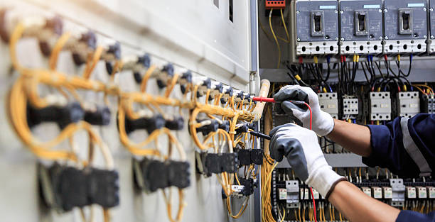 Professional Electrician technician working in Mililani Town, HI
